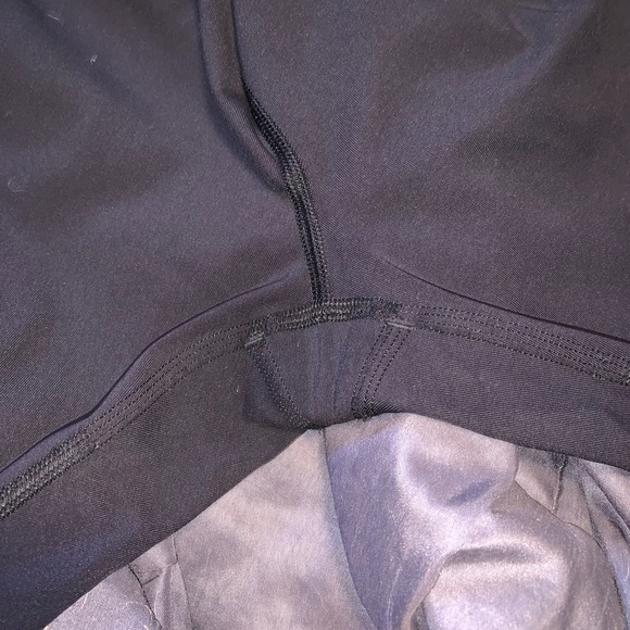 Lululemon Black Cropped Leggings with Pockets - Picture 4 of 4